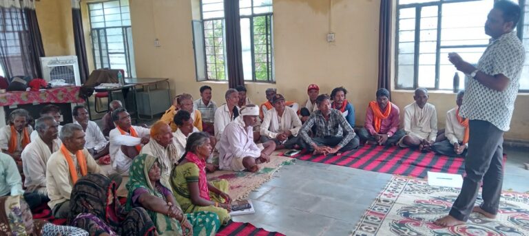 10 Van Adhikar Sammitiyo ke chairman and sachiv ki oneday meeting on van adhikar manyta kanoon per sahriya Samuday ke sath meeting at Ganeshpura village 1