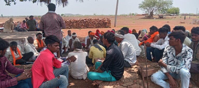 ग्राम स्तरीय वन अधिकार समितियों का गठन करते हुए (3)