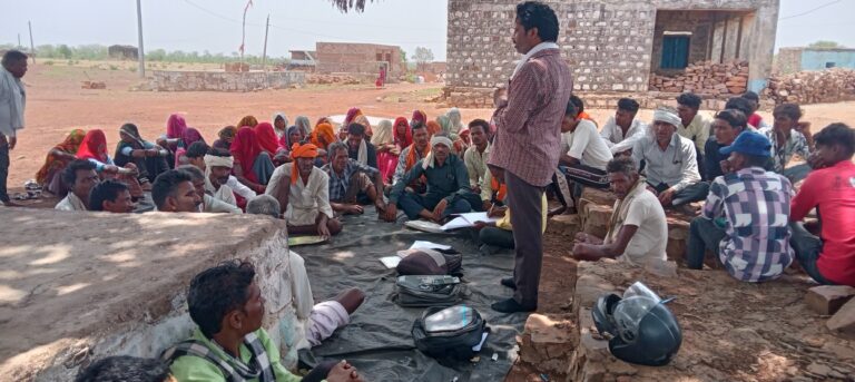 ग्राम स्तरीय वन अधिकार समितियों का गठन करते हुए (4)